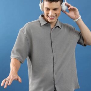 Men Regular Fit Solid Cut Away Collar Casual Shirt