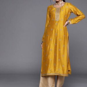 Women Embellished Silk Blend Straight Kurta